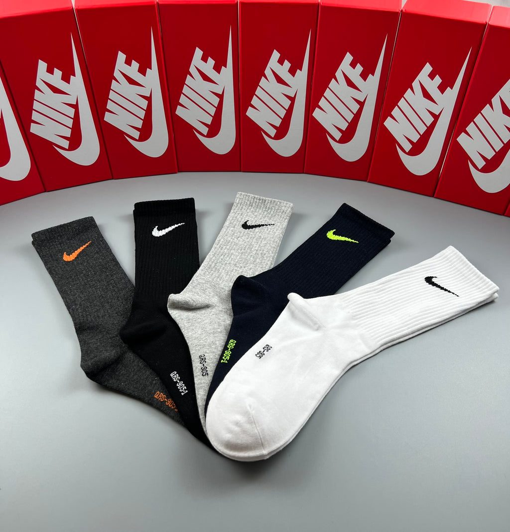Nike Colourful Swoosh Details Crew Socks