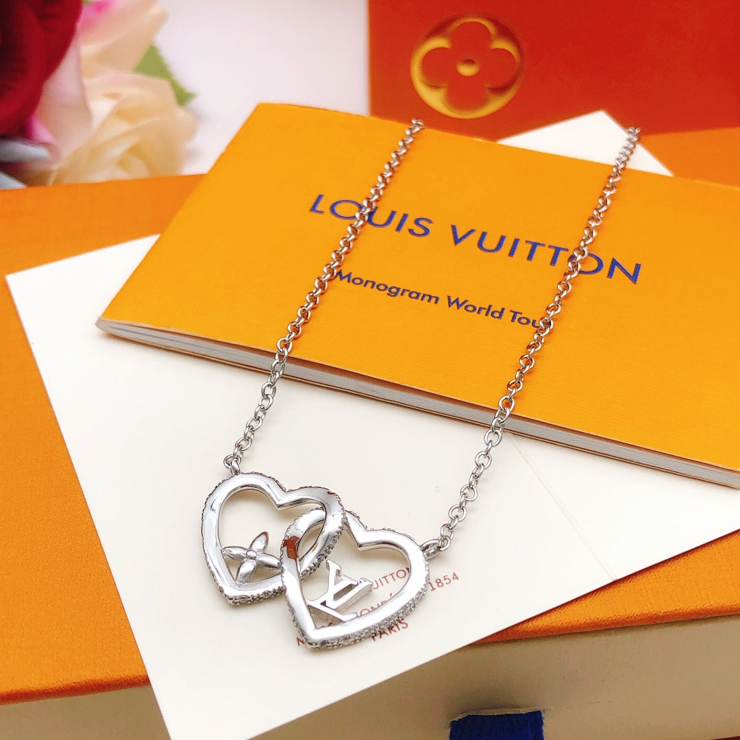 Heart Pendant Necklace in Gold-Tone – Design 005 detail view