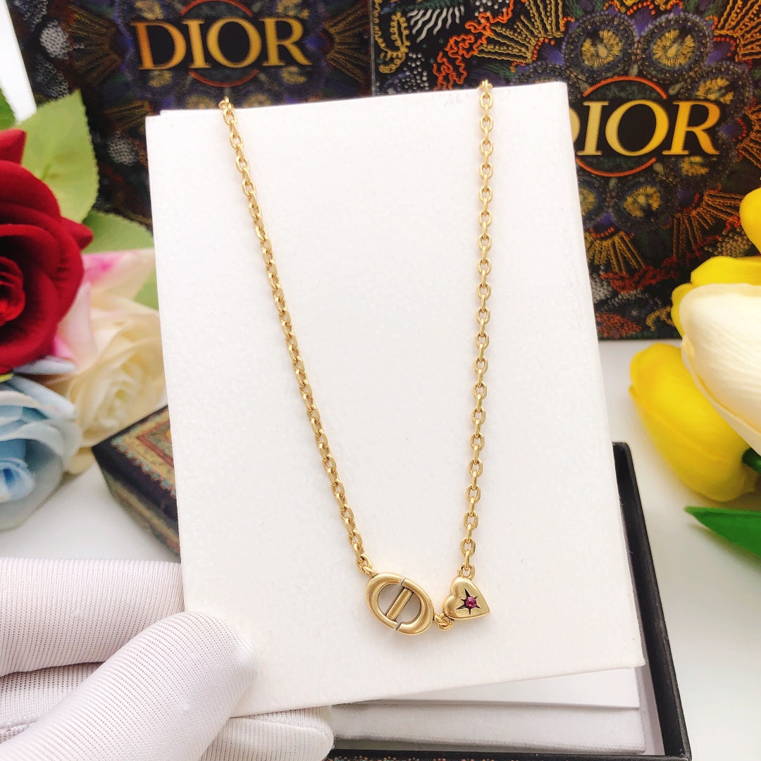 Heart Motif Pendant Necklace in Polished Metal-Tone – Design 012 detail view