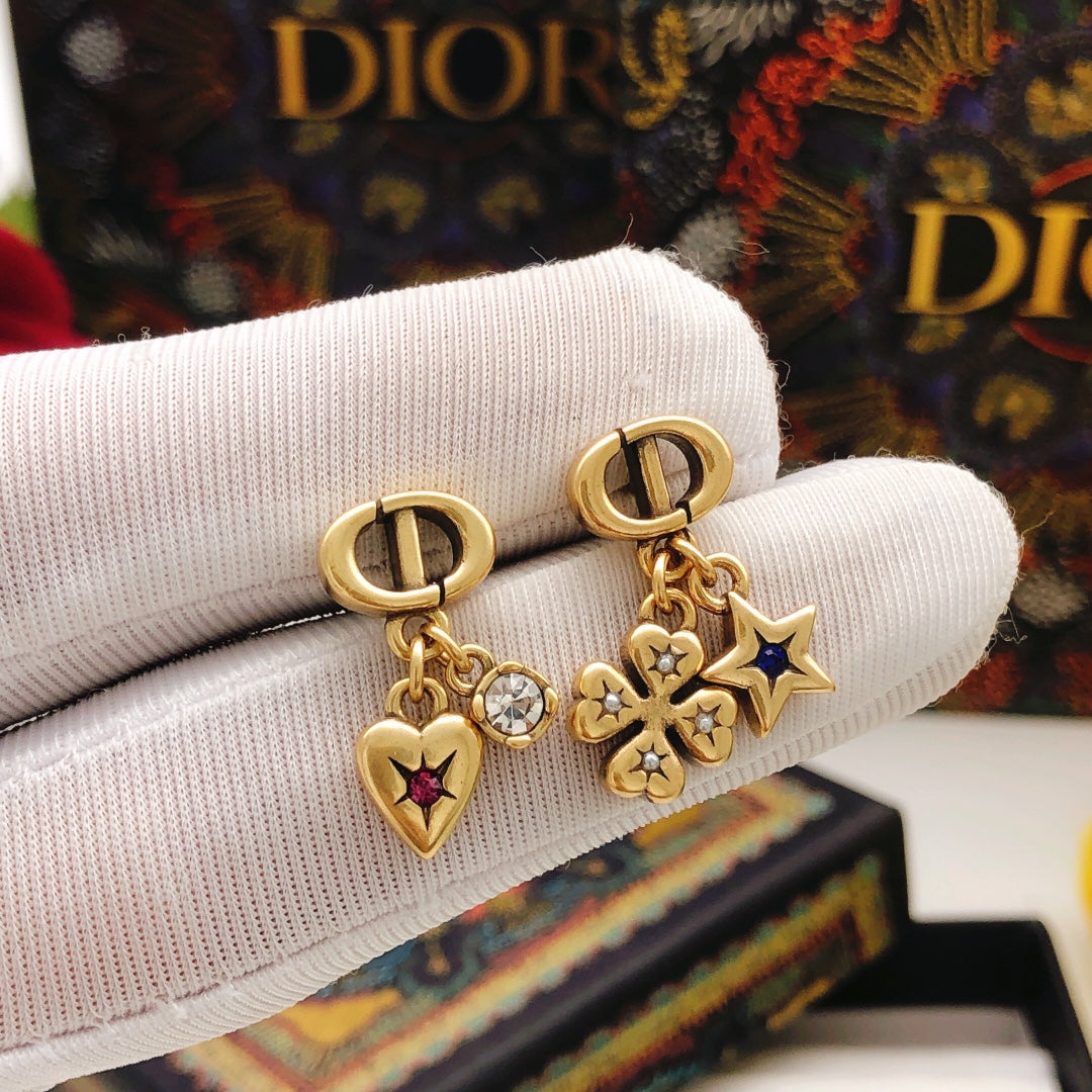 Heart Motif Stud Earrings in Polished Metal-Tone – Design 001 side detail