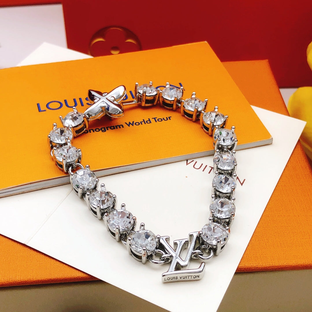 Geometric Emblem Bracelet in Silver-Tone – Silver Detail – Design 019 side detail