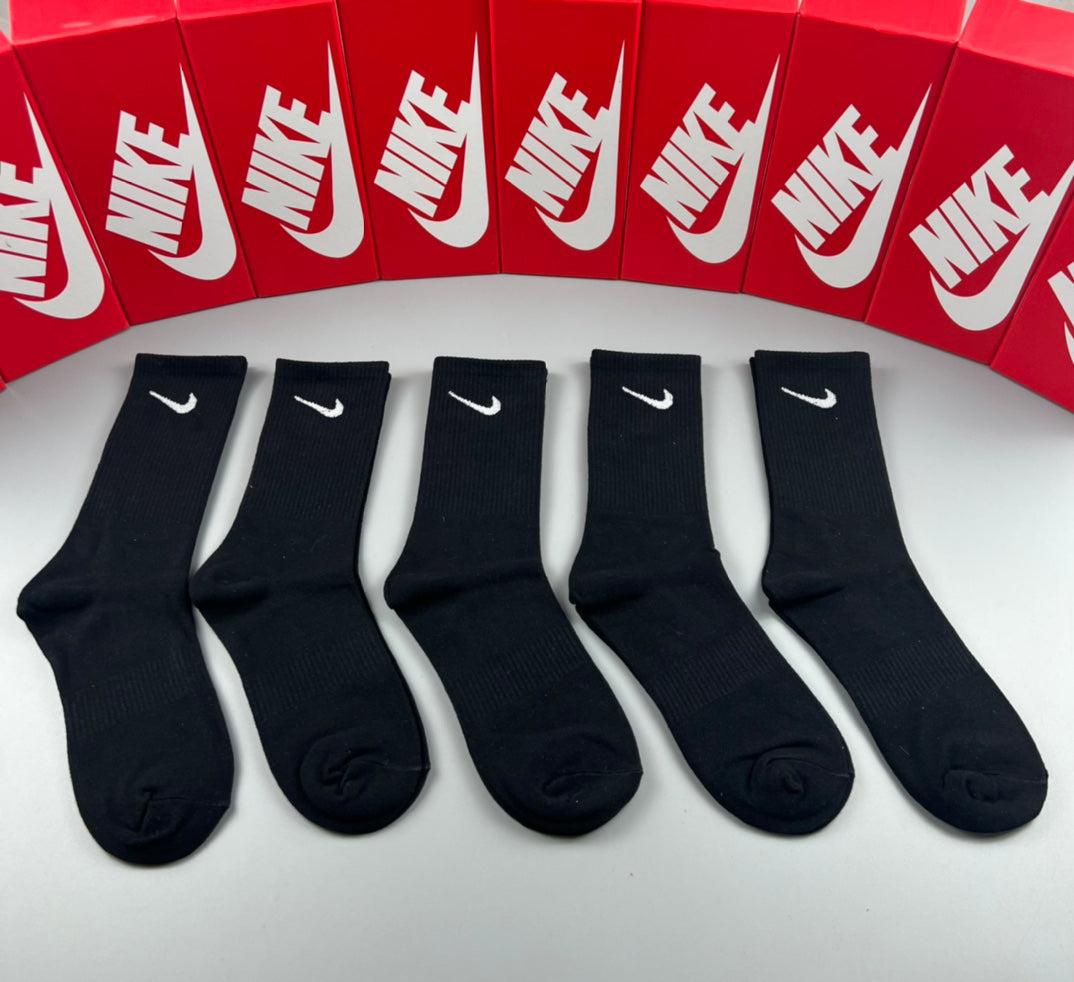 Nike Classic Swoosh Crew Socks