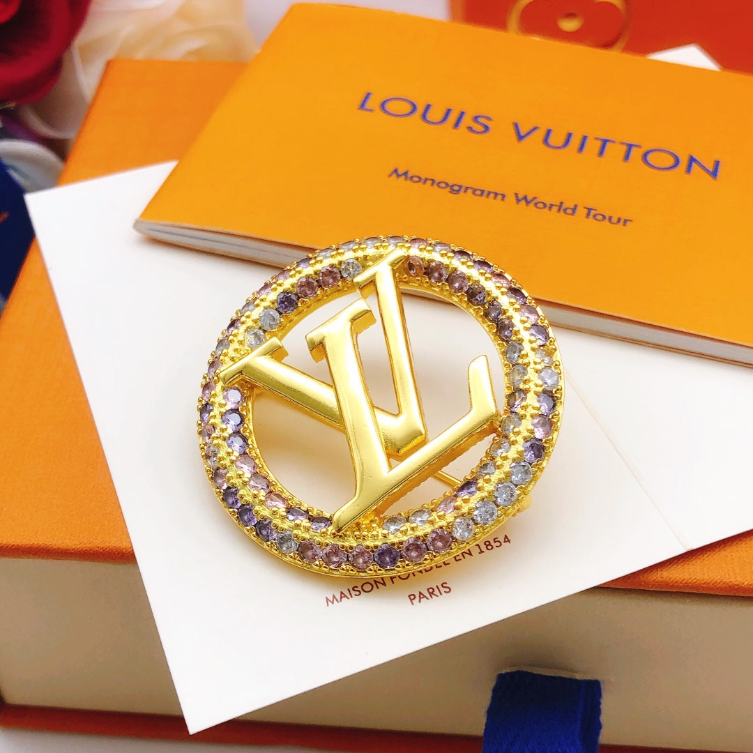 Geometric Emblem Brooch in Gold-Tone – Design 004 detail view