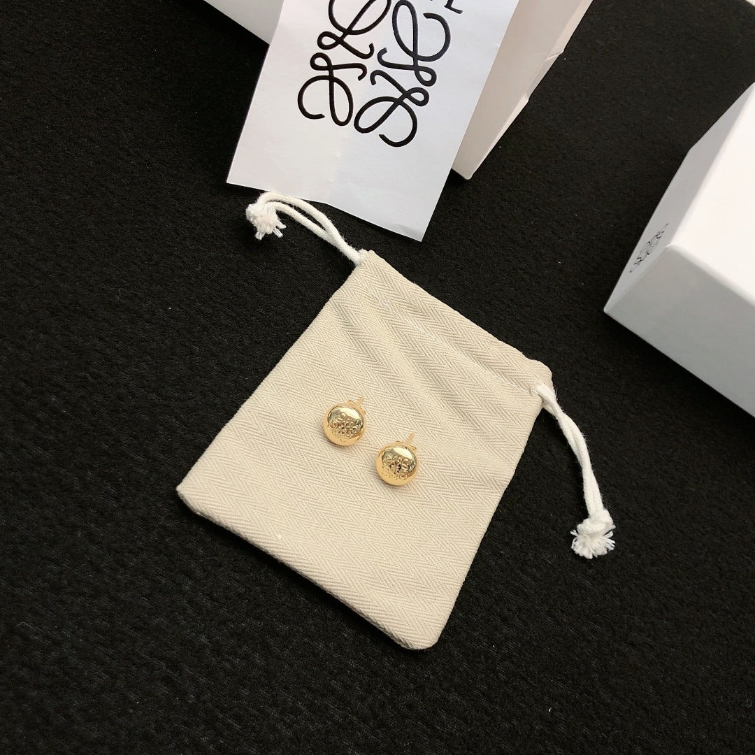 Floral Motif Stud Earrings in Gold-Tone – Design 02 detail view
