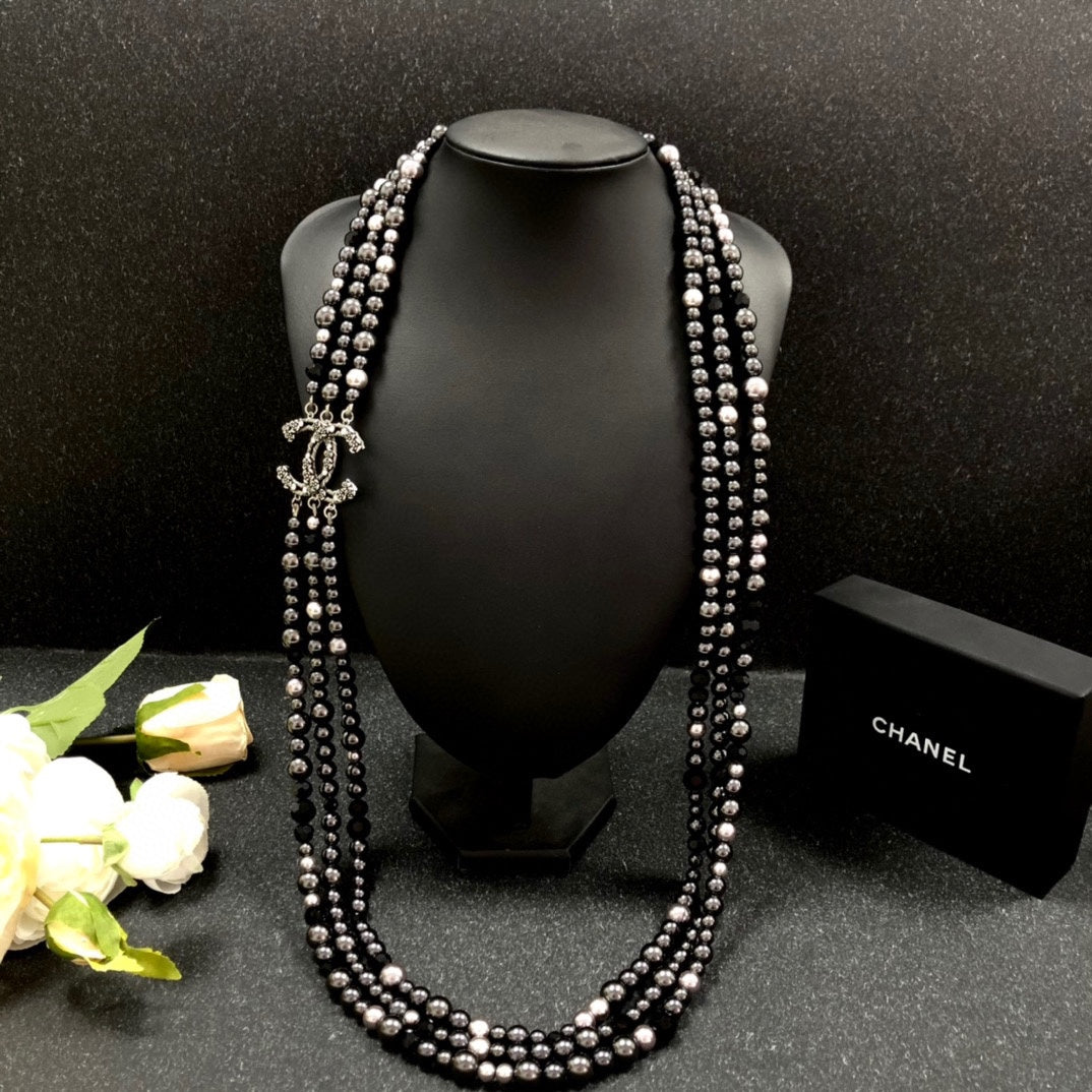 Pearl Pearl-Detail Pendant Necklace – Pearl Detail – Design 060 front product view