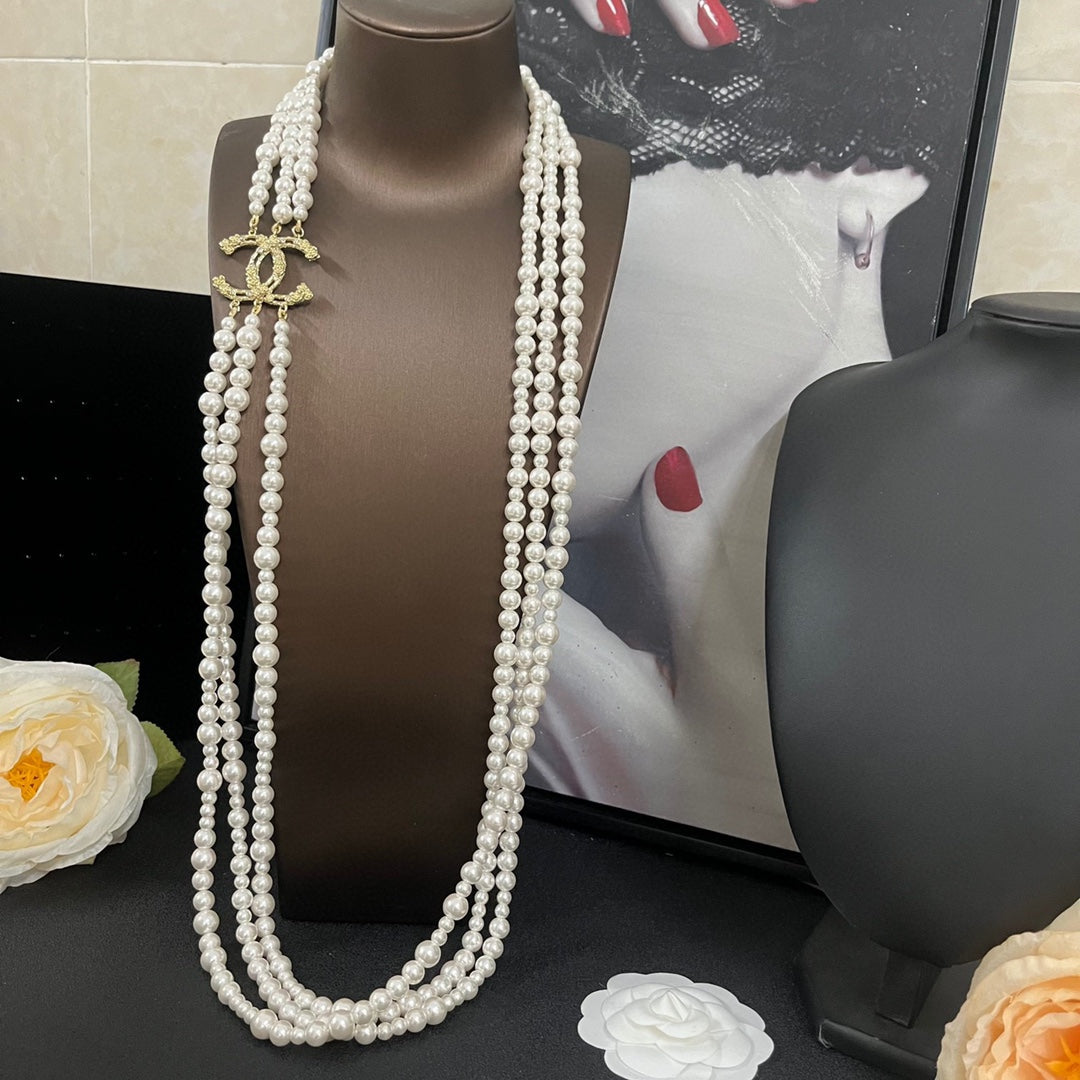 Pearl Pearl-Detail Pendant Necklace – Pearl Detail – Design 060 main product view
