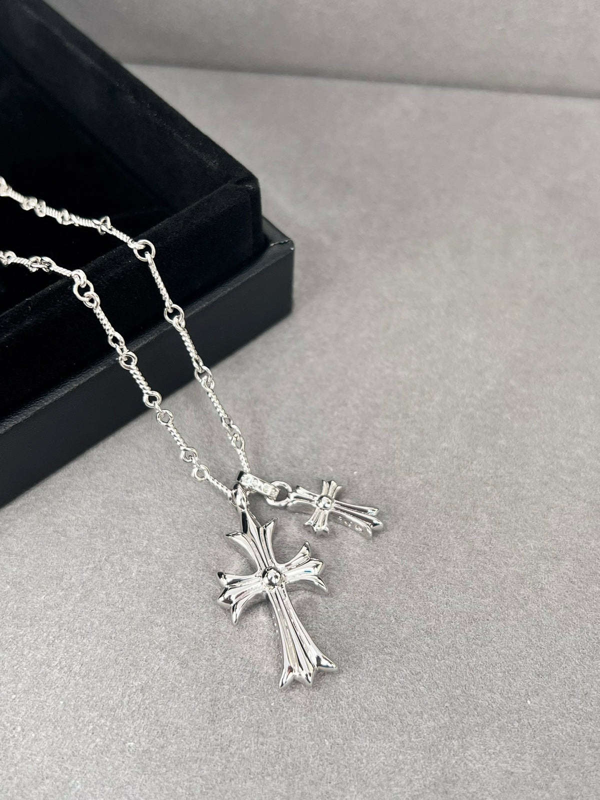 Double Cross Pendant Necklace in Metal-Tone – Design 01 detail view