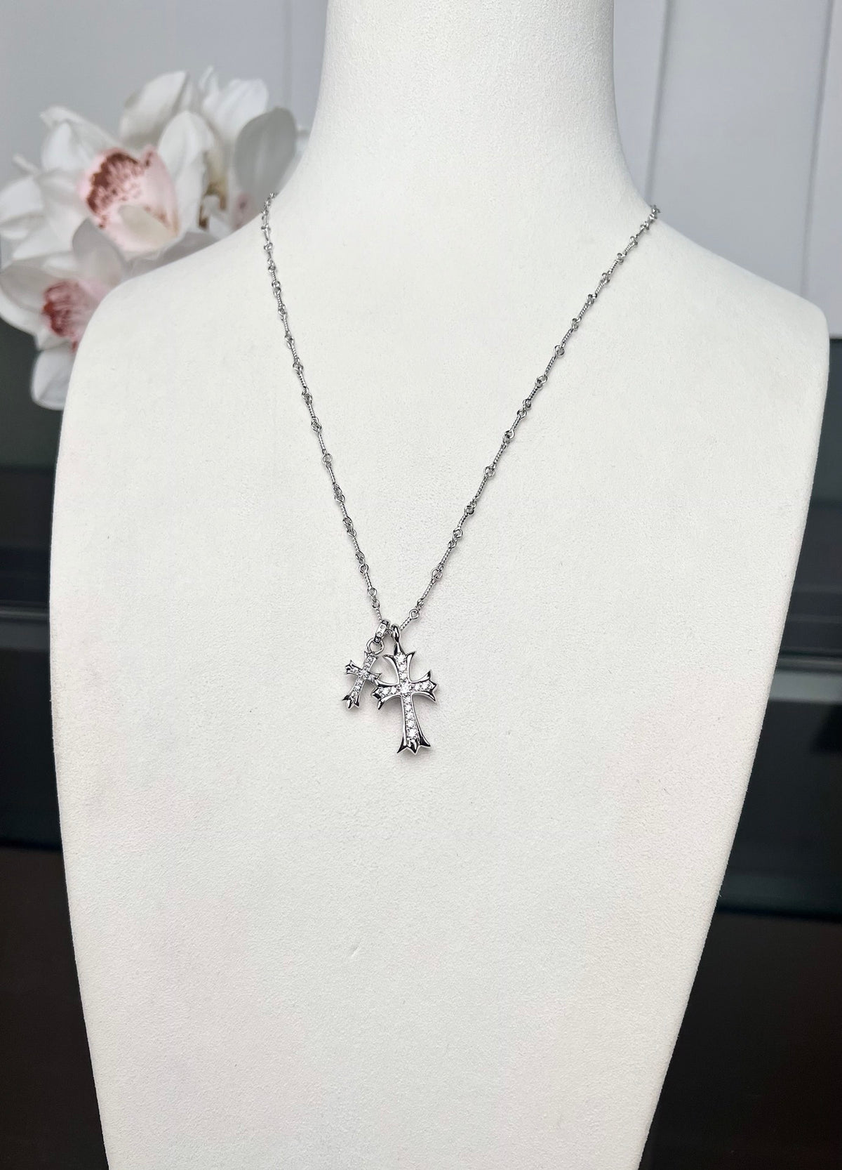 Double Cross Pendant Necklace in Metal-Tone – Design 01 main product view