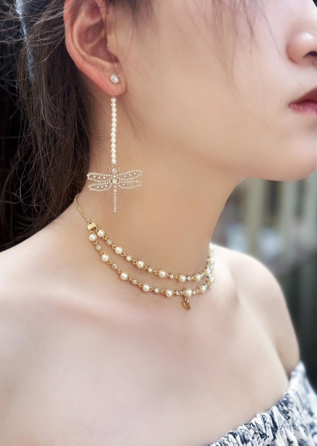 Pearl-Style Motif Pendant Necklace in Silver-Tone with Pearl-Style Detail – Design 002 detail view