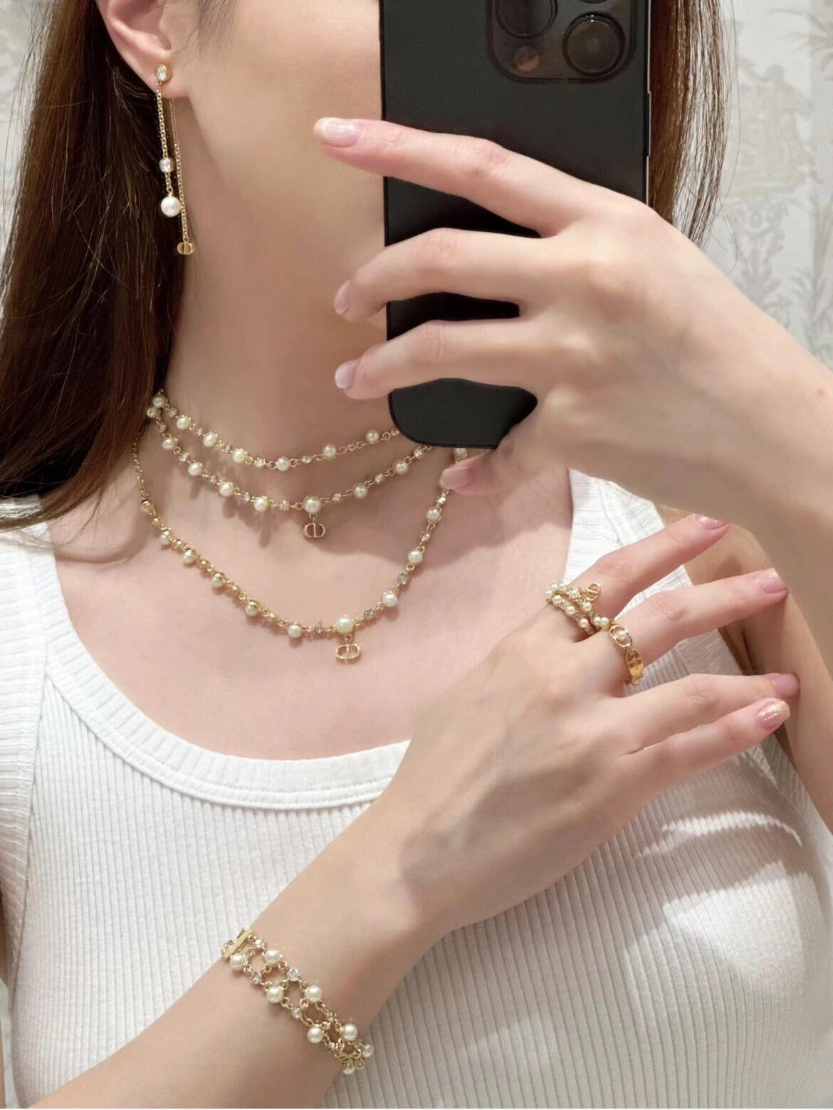 Pearl-Style Motif Pendant Necklace in Silver-Tone with Pearl-Style Detail – Design 002 front view