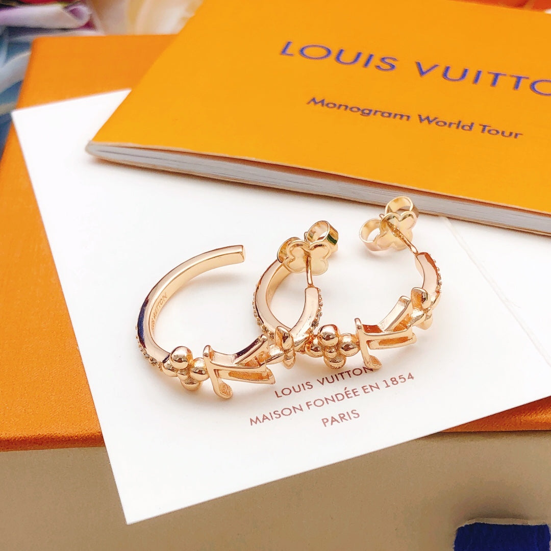 Geometric Emblem Statement Earrings in Rose-Gold-Tone – Rose Gold Detail – Design 002 close-up detail