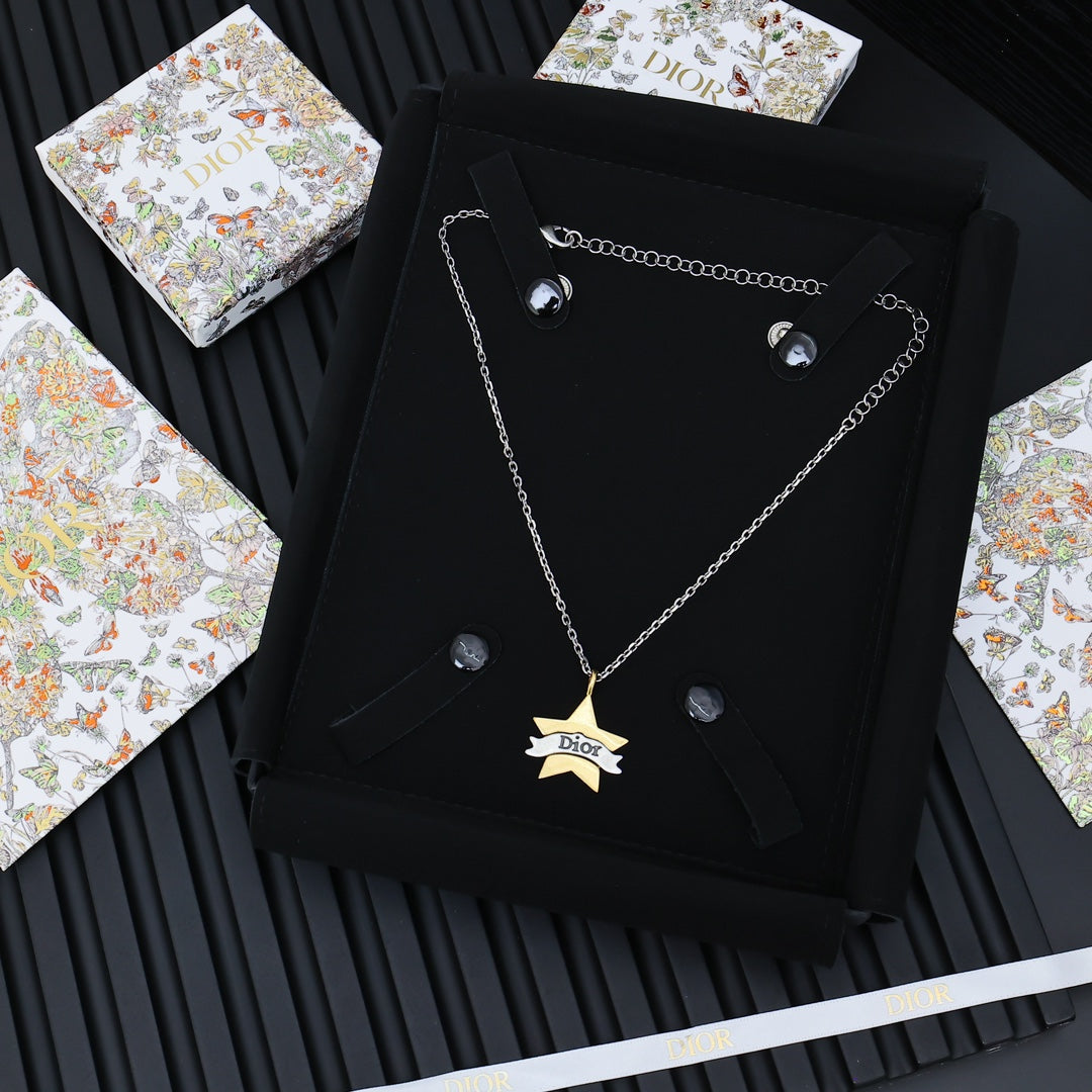 Star Motif Pendant Necklace in Polished Metal-Tone with Vintage-Style Finish main product view