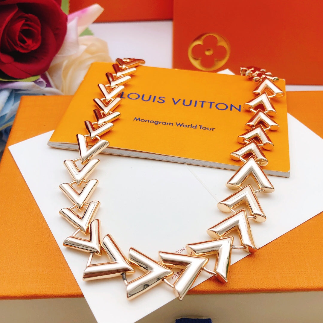 Geometric Emblem Pendant Necklace in Rose-Gold-Tone – Rose Gold Detail – Design 007 detail view