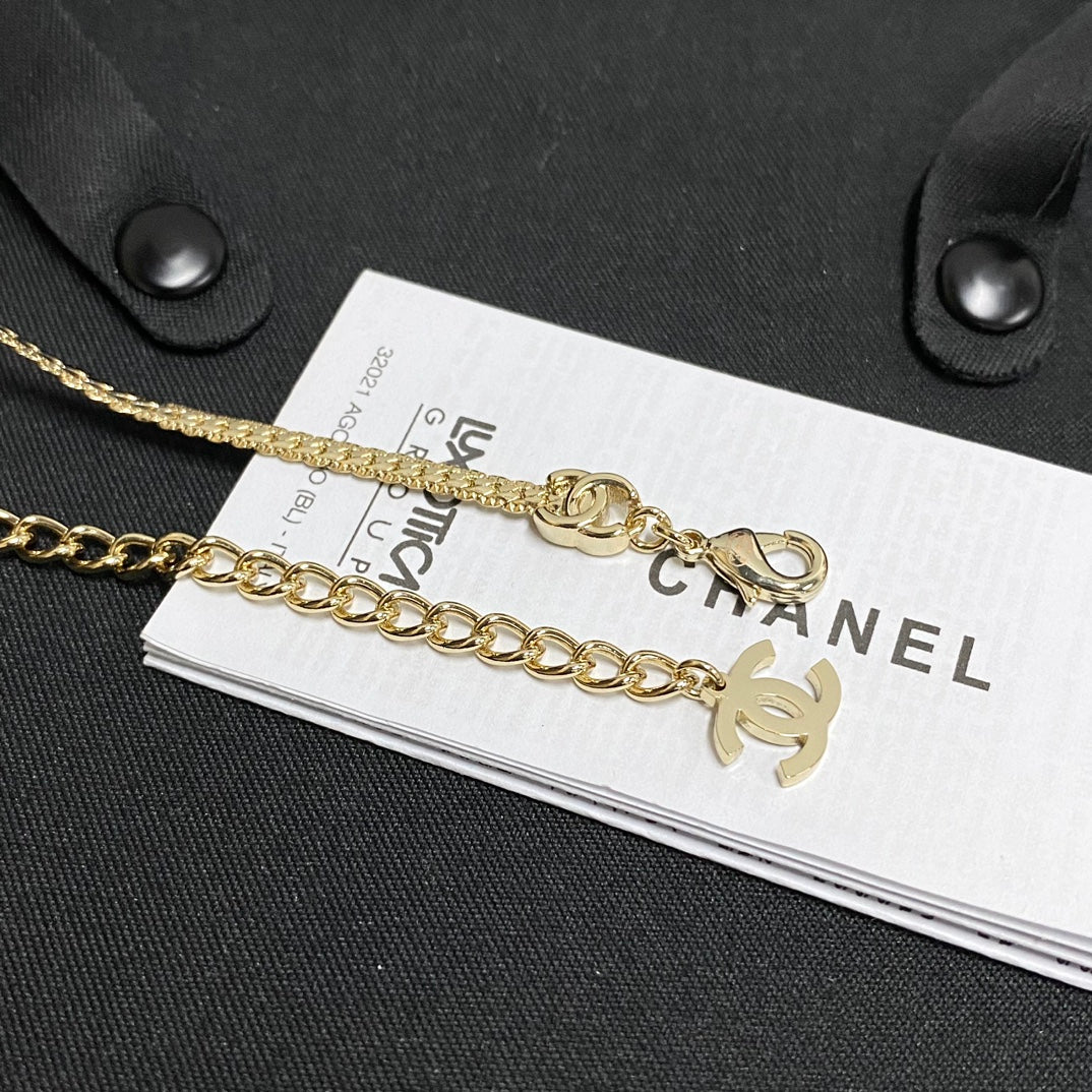 Signature Emblem Jewelry Accessory in Gold-Tone – Design 002 side detail