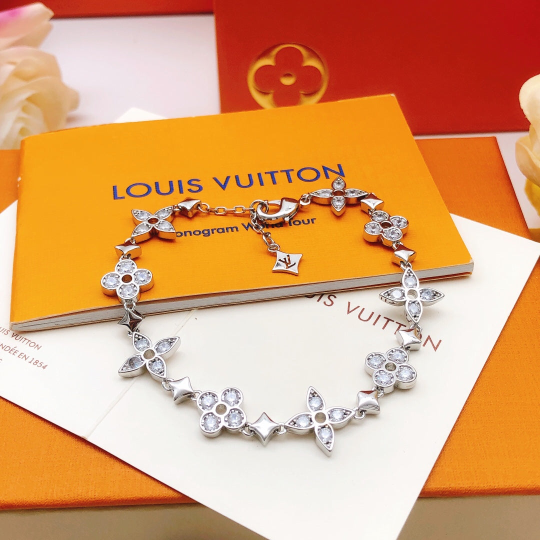 Floral Bracelet in Silver-Tone – Silver Detail – Design 002 main product view