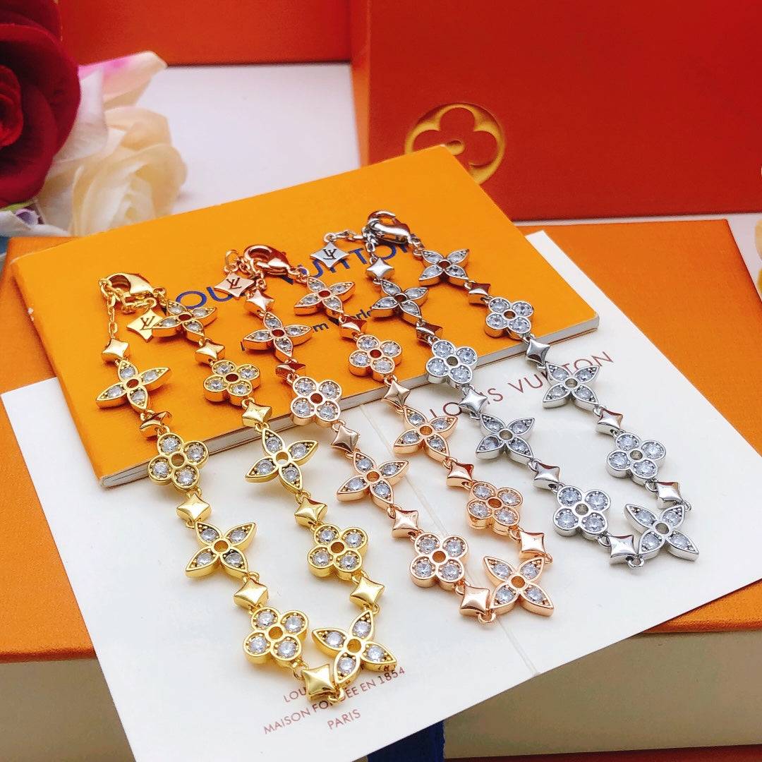 Floral Bracelet in Silver-Tone – Silver Detail – Design 002 side detail