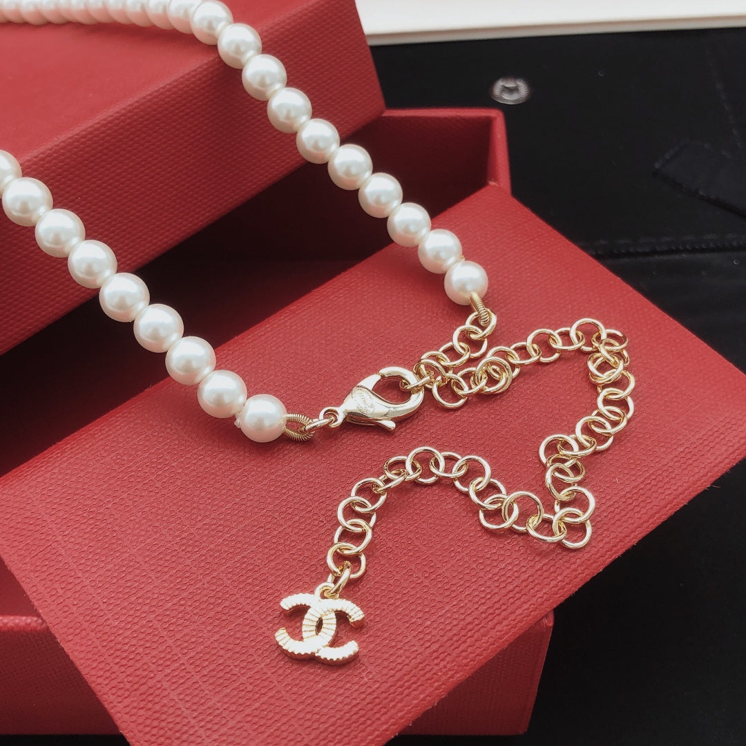 Heart Pearl-Detail Pendant Necklace – Pearl Detail – Design 003 front product view
