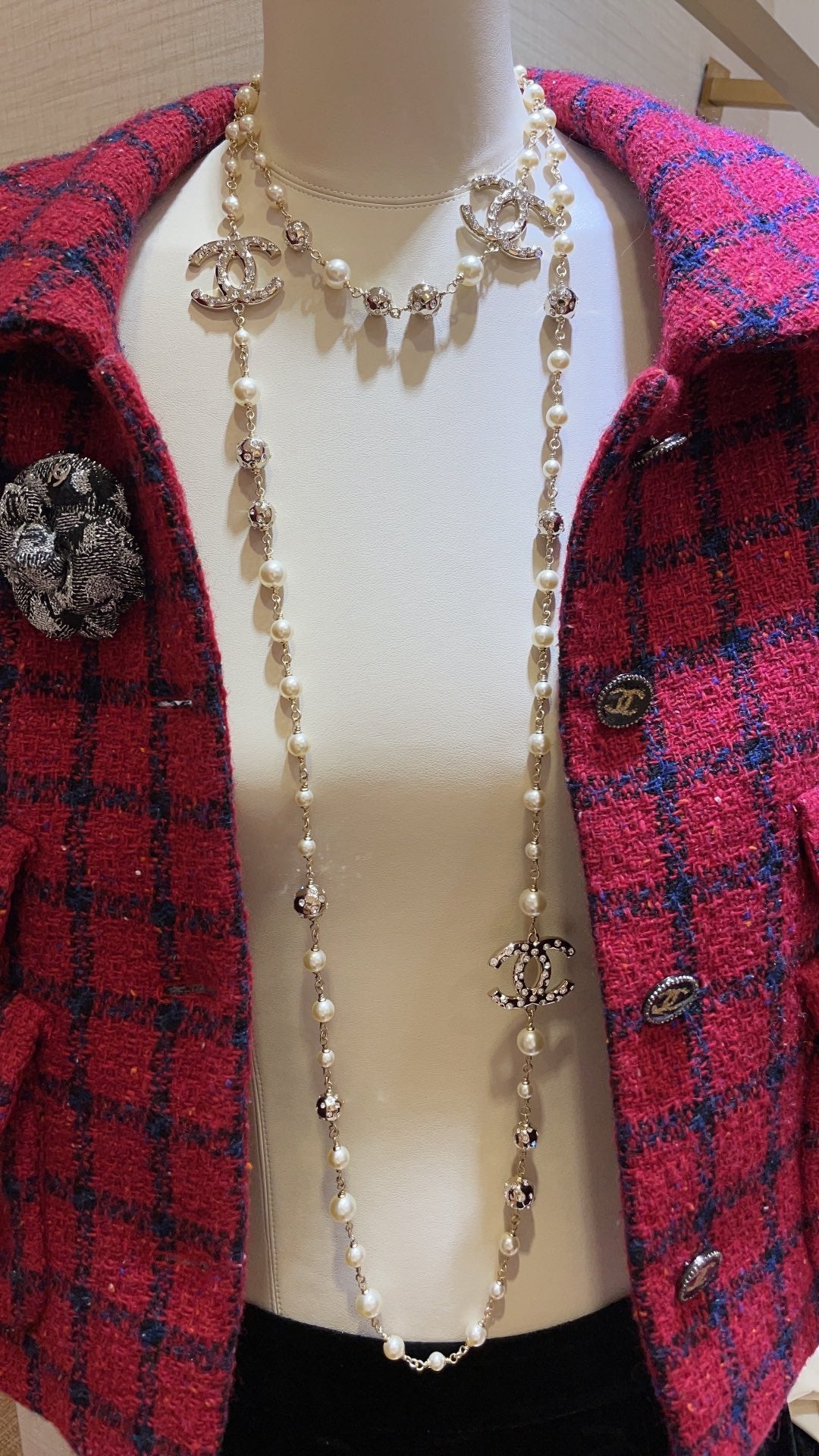 Double-C Emblem Pearl-Detail Pendant Necklace – Pearl Detail – Design 070 main product view