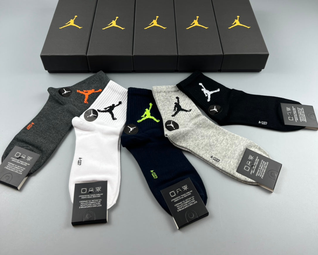 Jordan Cotton Visible Branded Cuff Or Emblem Details Crew Socks - 5-Pair Set