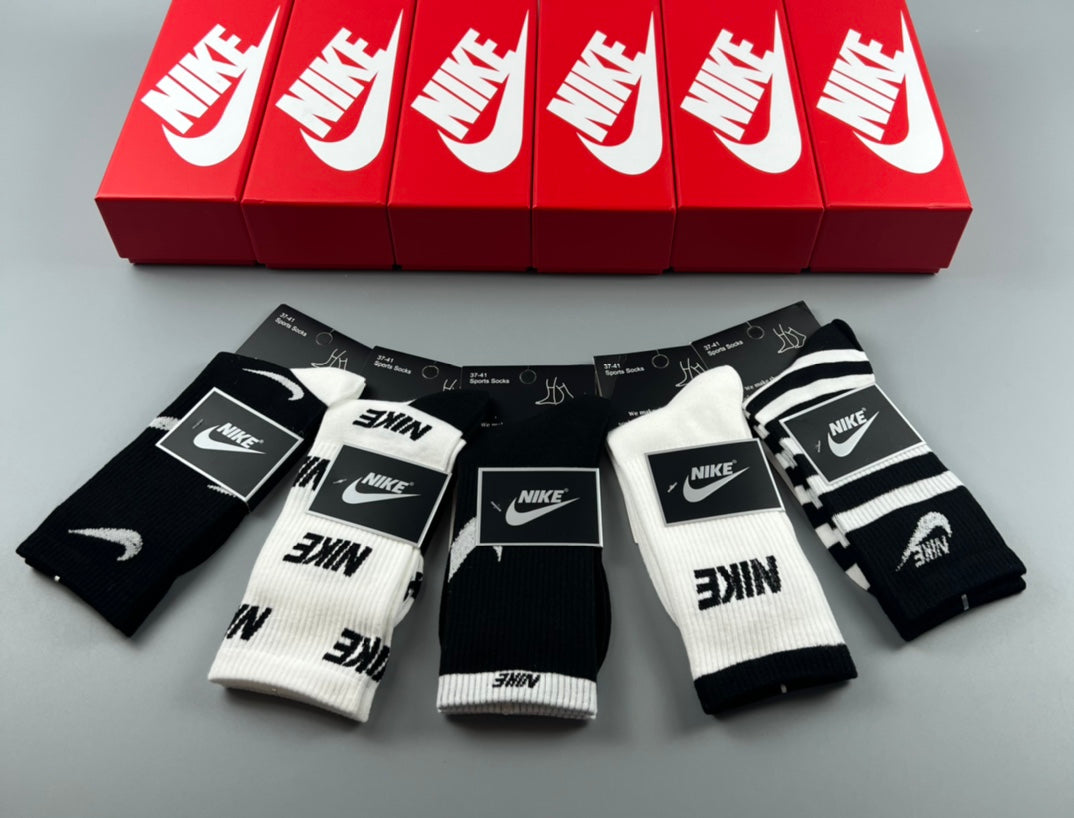 Nike Monochrome Pattern Crew Socks - Assorted Set