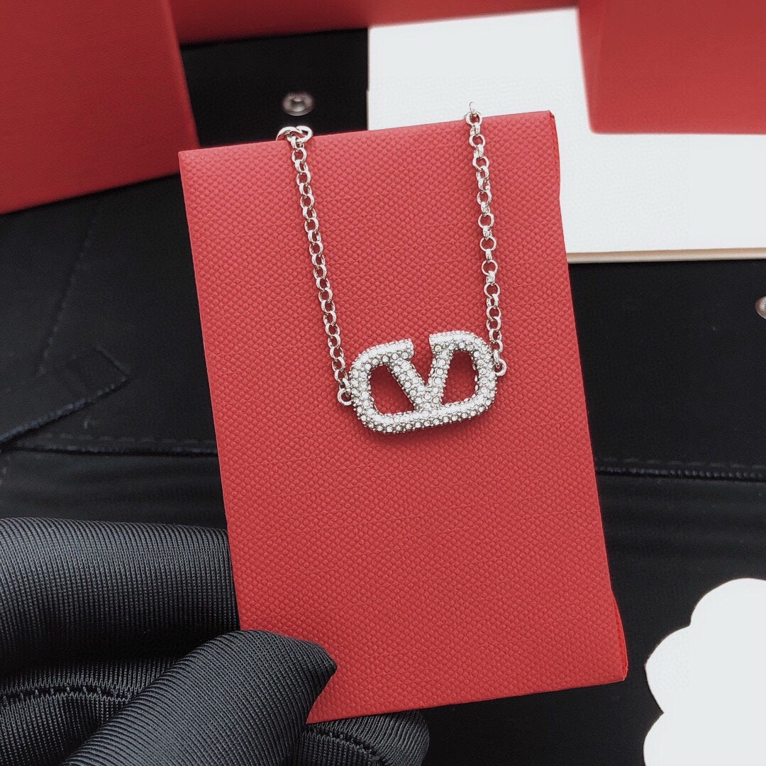 V Emblem Crystal-Accent Bracelet – Design 02 close-up view