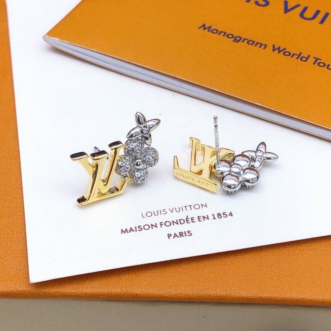 Geometric Emblem Stud Earrings in Silver-Tone – Silver Detail – Design 005 detail view
