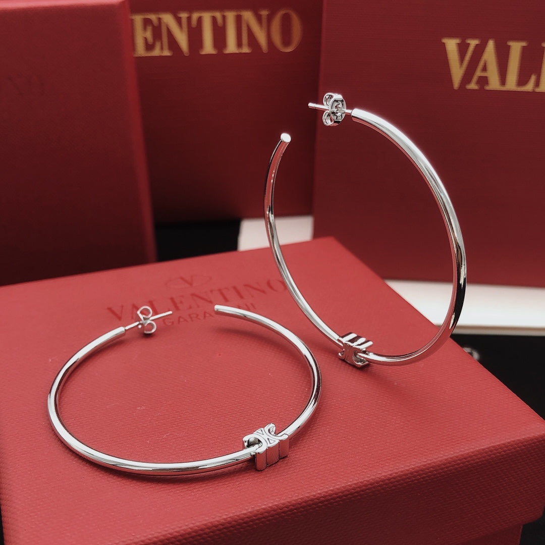 Round Statement Earrings in Gold-Tone side detail