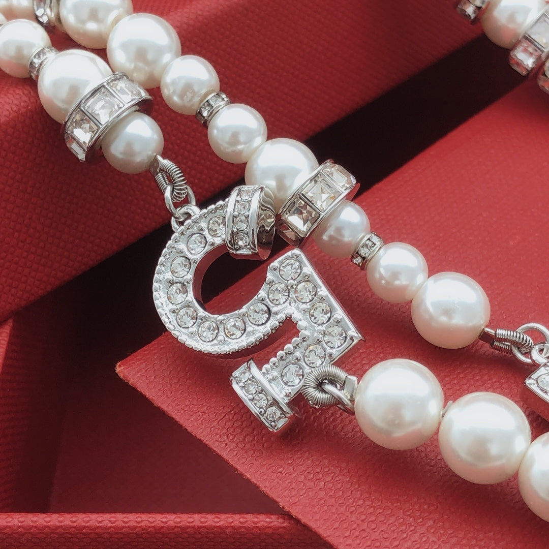 Pearl Pearl-Detail Pendant Necklace – Pearl Detail – Design 015 side detail
