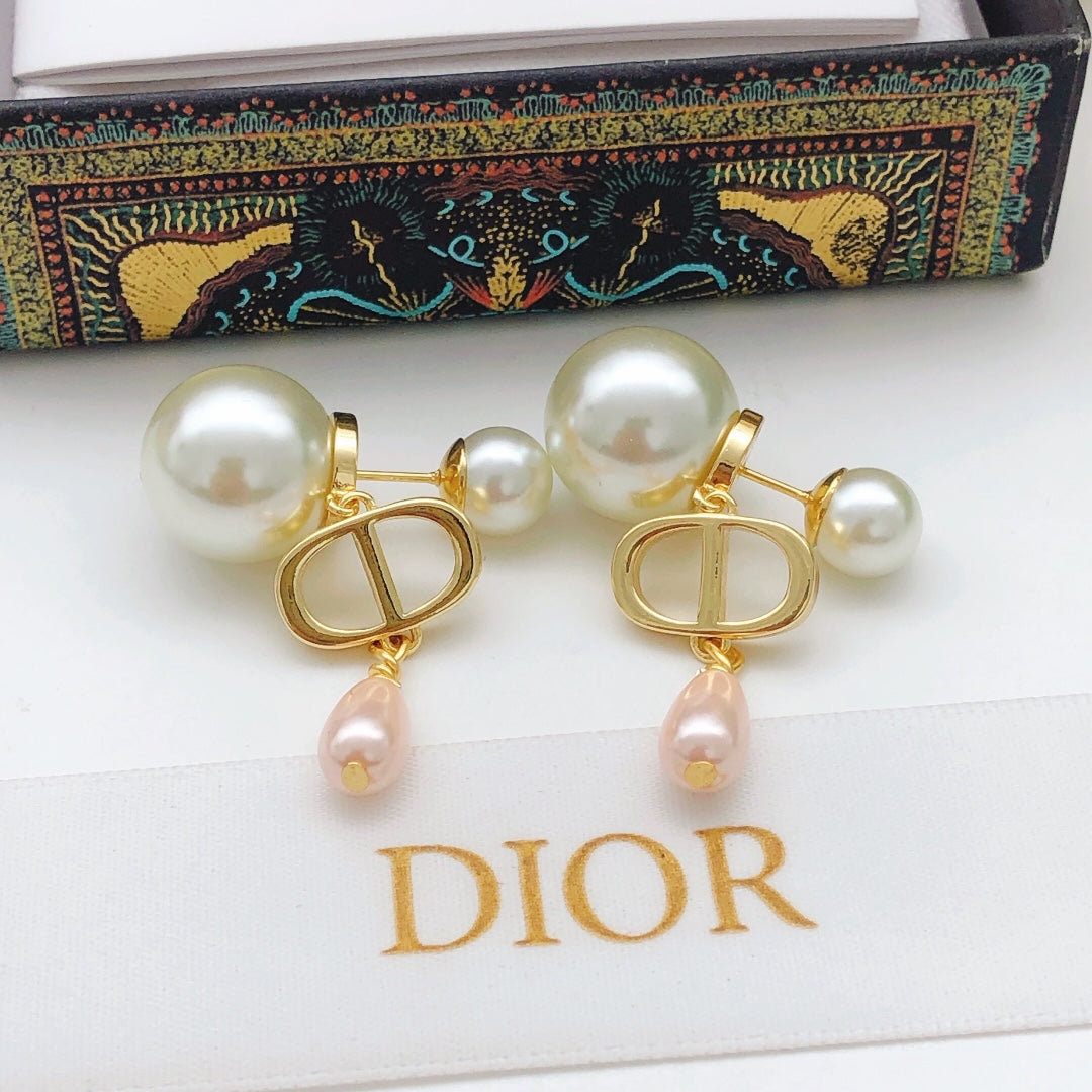 Pearl-Style Motif Stud Earrings in Polished Metal-Tone with Pearl-Style Detail – Design 018 front view