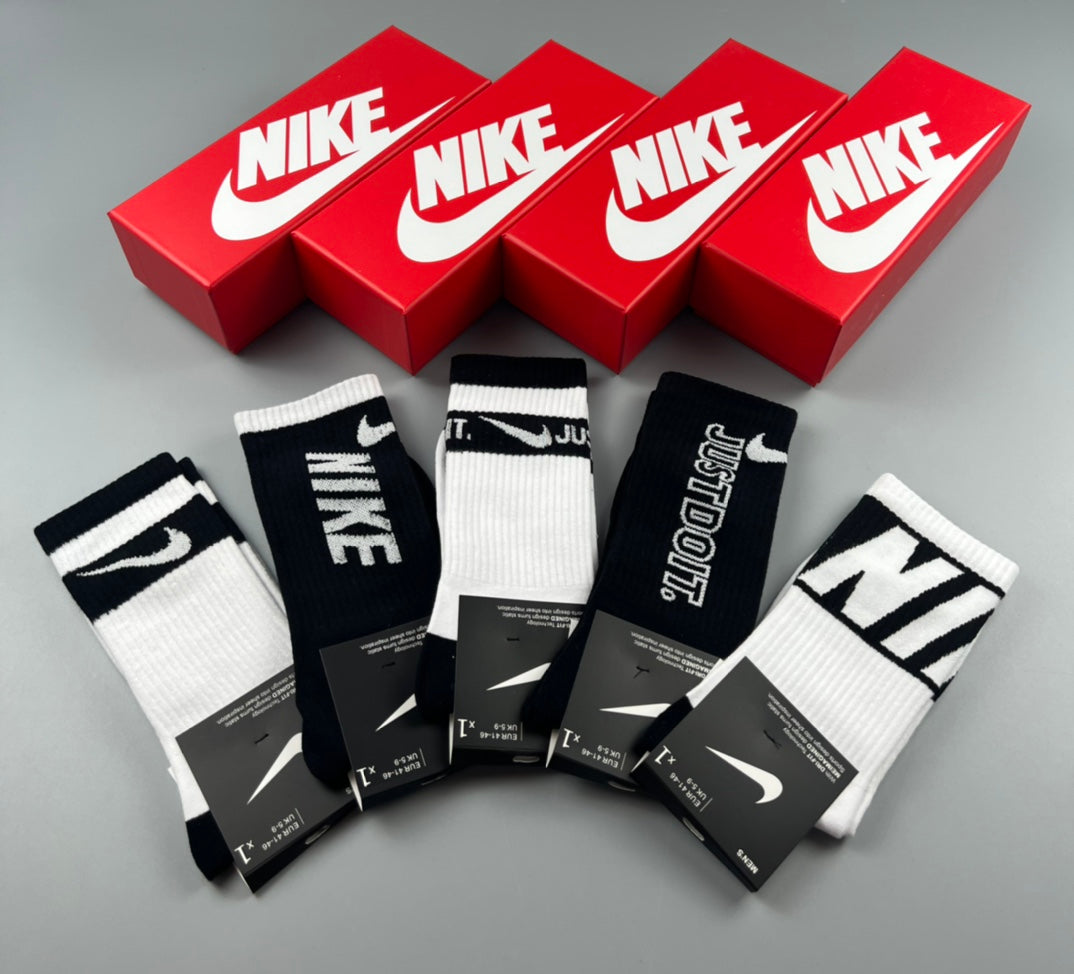 Nike Block Logo Crew Socks - Assorted Set