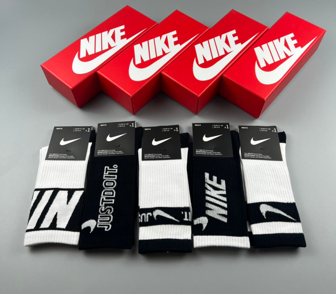 Nike Block Logo Crew Socks - Assorted Set
