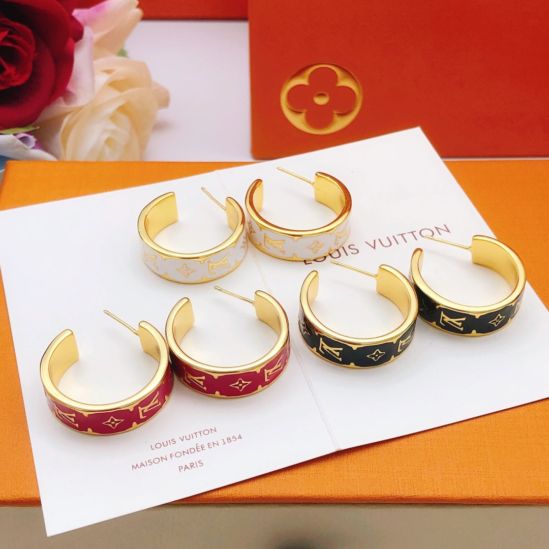 Round Statement Earrings in Gold-Tone – Black Detail styled product view