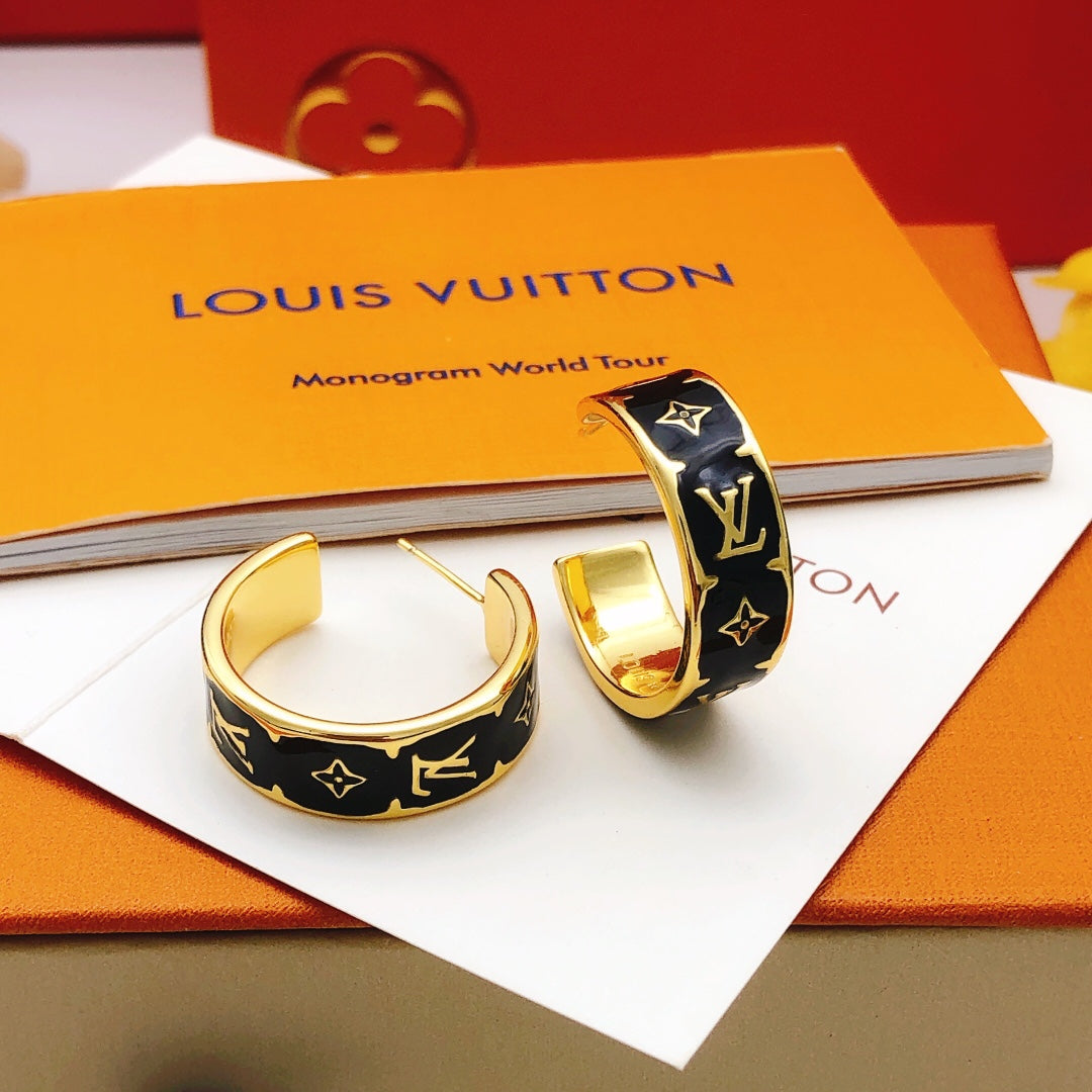 Round Statement Earrings in Gold-Tone – Black Detail front product view