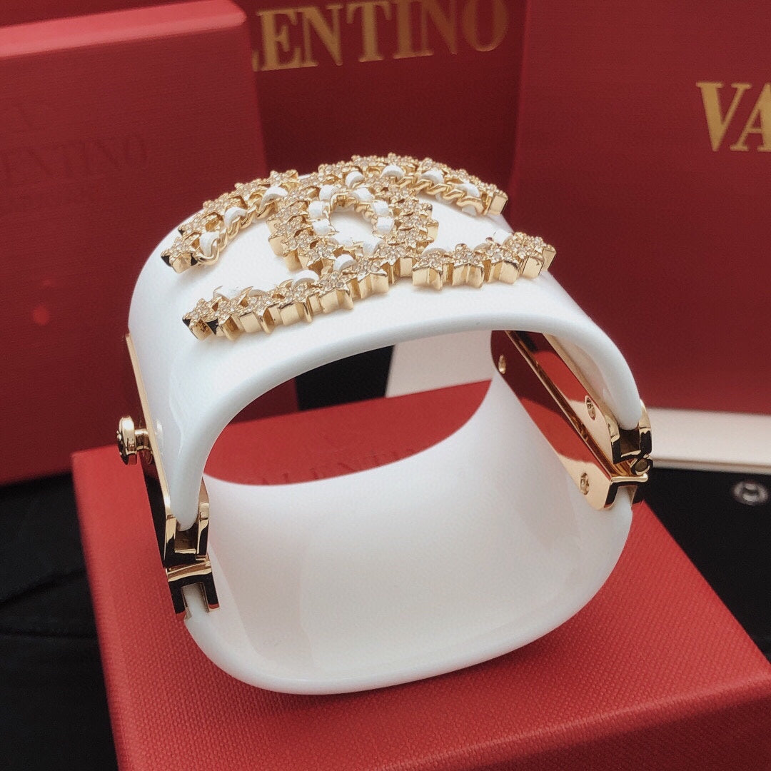 Signature Emblem Bangle in Gold-Tone – White Detail – Design 003 front product view