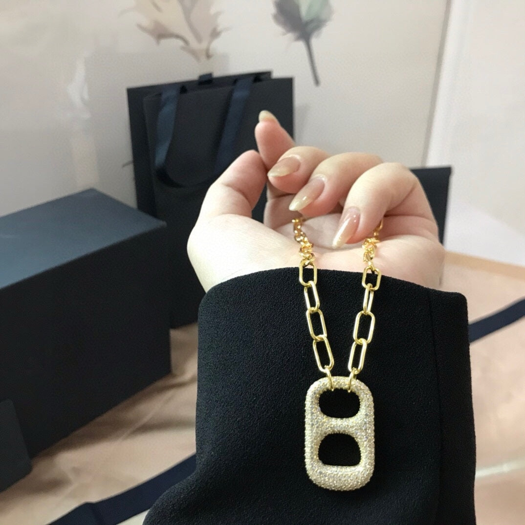 Link Pendant Necklace in Gold-Tone close-up detail