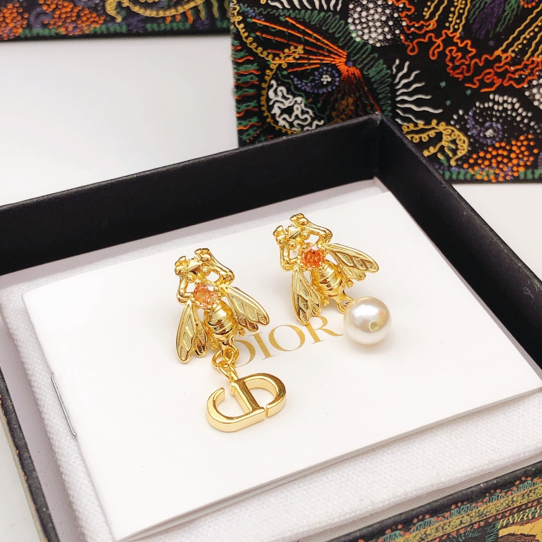 Bee Motif Stud Earrings in Polished Metal-Tone – Design 002 close-up detail