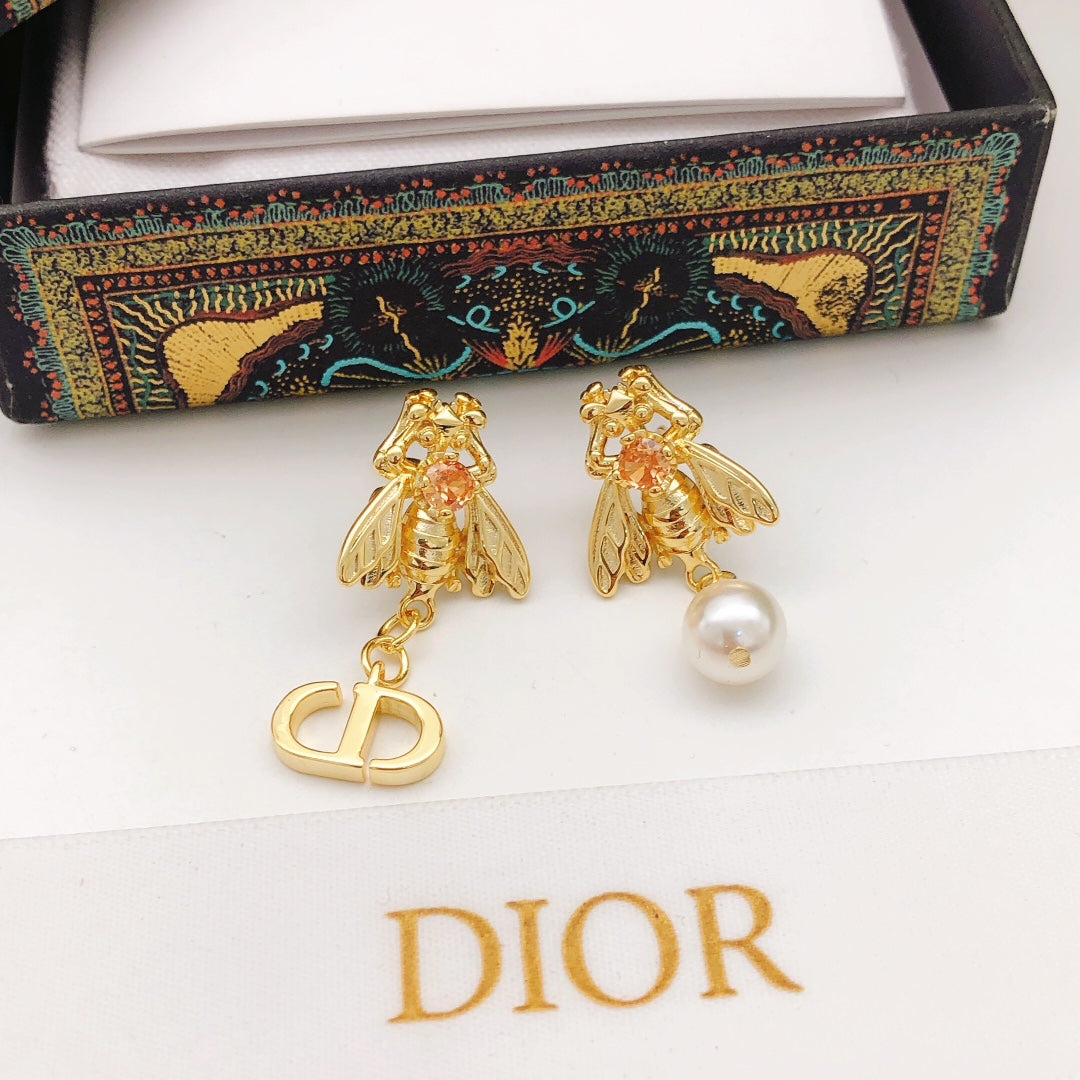 Bee Motif Stud Earrings in Polished Metal-Tone – Design 002 side detail