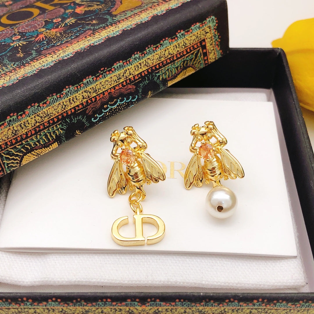 Bee Motif Stud Earrings in Polished Metal-Tone – Design 002 detail view
