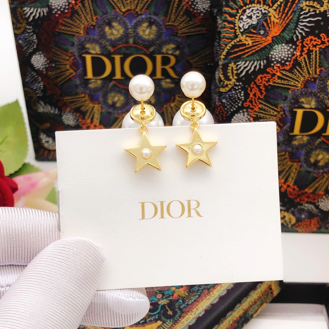 Star Motif Stud Earrings in Polished Metal-Tone – Design 011 side detail
