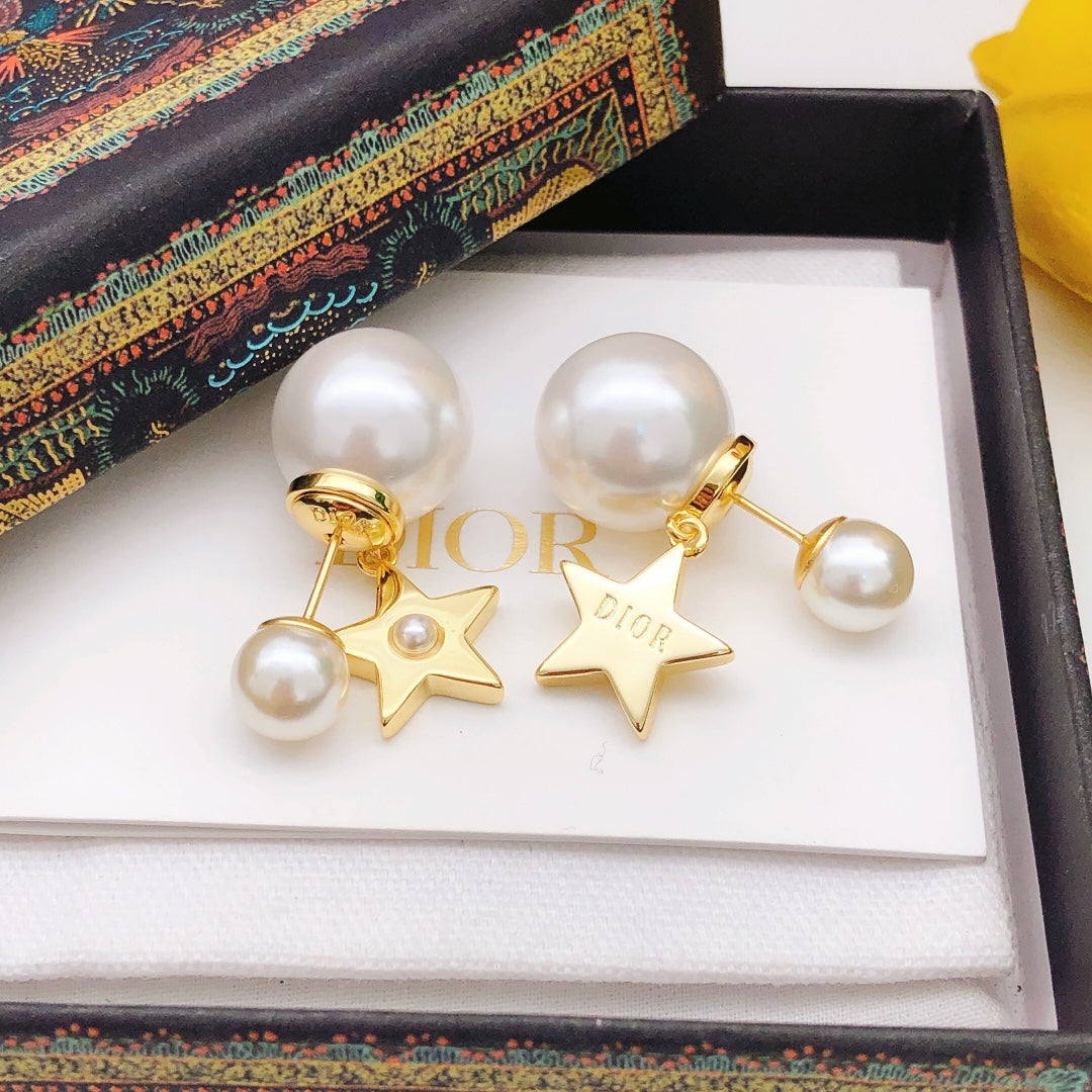 Star Motif Stud Earrings in Polished Metal-Tone – Design 011 front view