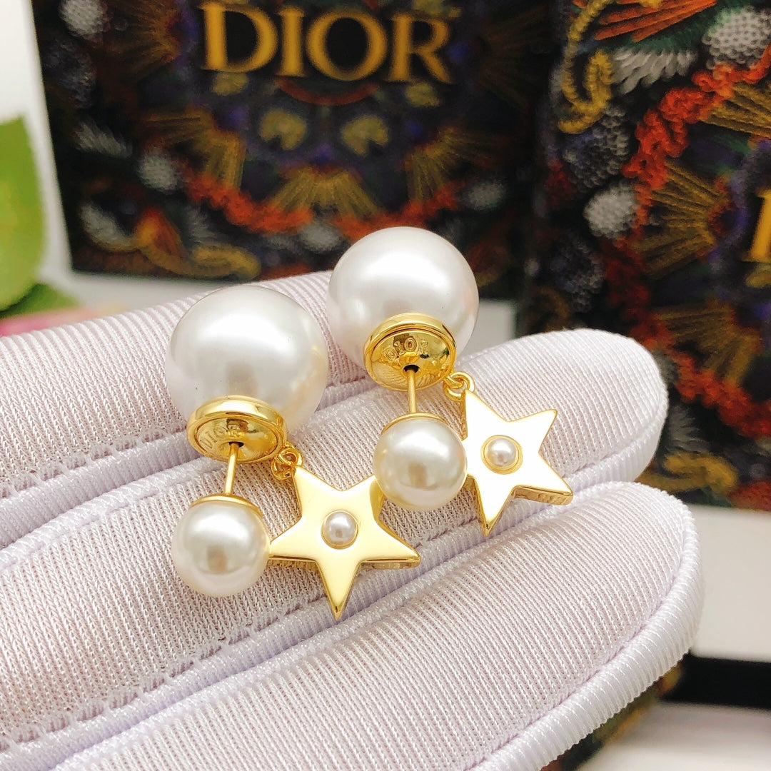 Star Motif Stud Earrings in Polished Metal-Tone – Design 011 front view