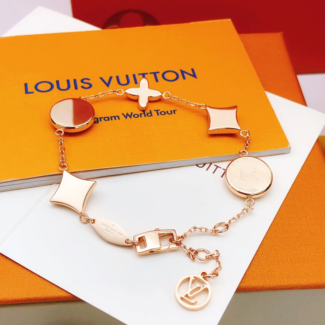 Geometric Emblem Bracelet in Rose-Gold-Tone – Rose Gold Detail – Design 011 detail view