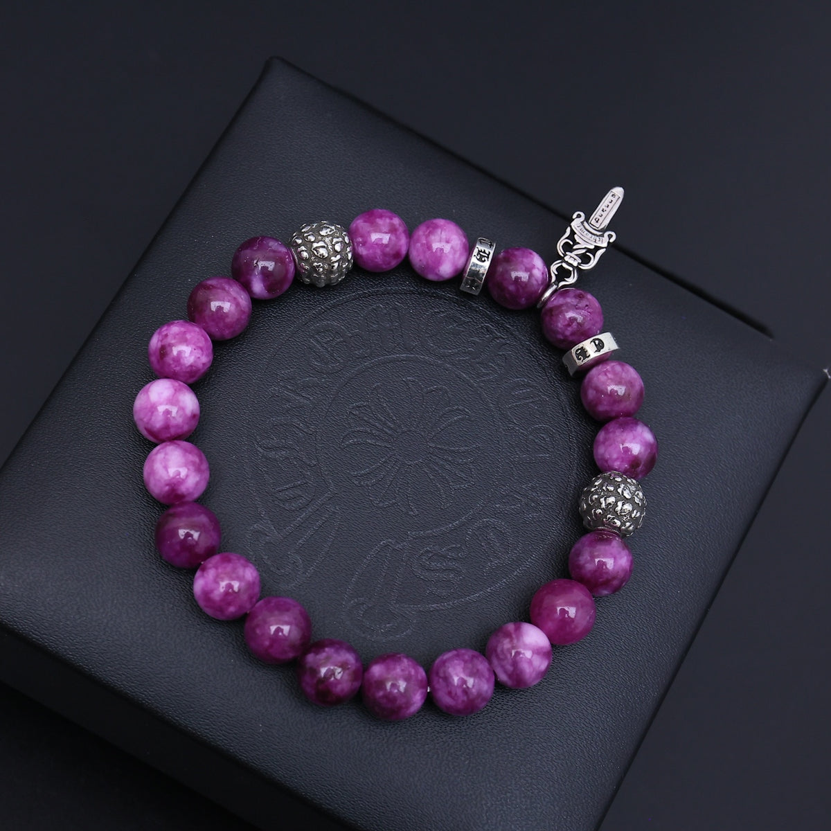 Gothic Emblem Beaded Bracelet in Antique Silver-Tone – Design 04 close-up detail