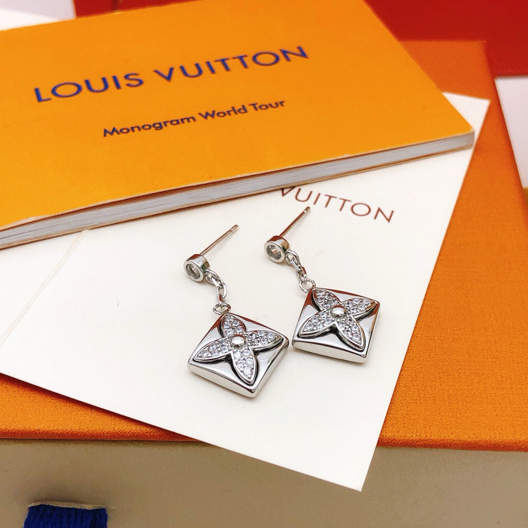 Geometric Emblem Stud Earrings in Silver-Tone – Silver Detail – Design 008 side detail
