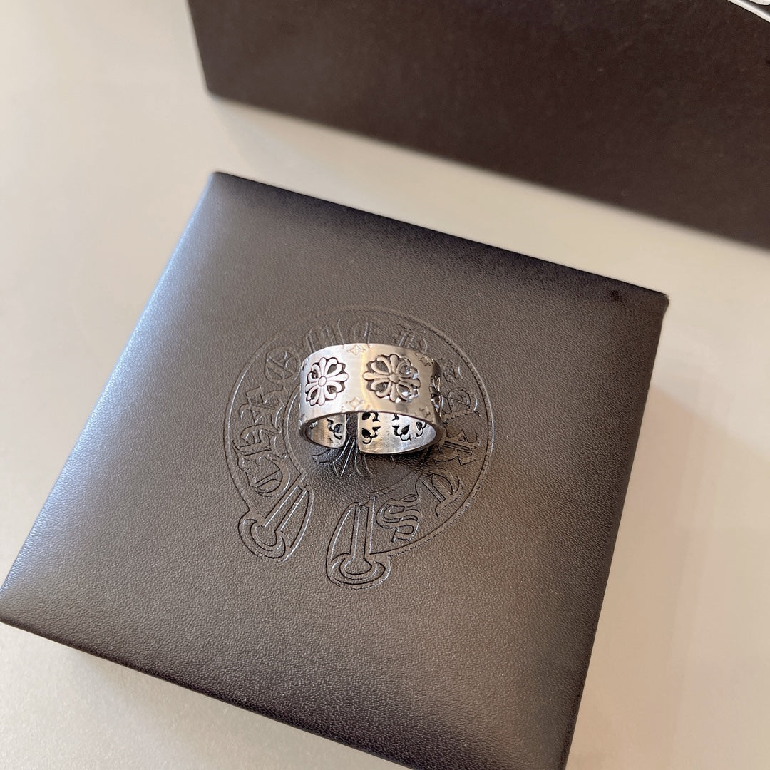 Gothic Emblem Statement Ring in Metal-Tone – Design 04 detail view