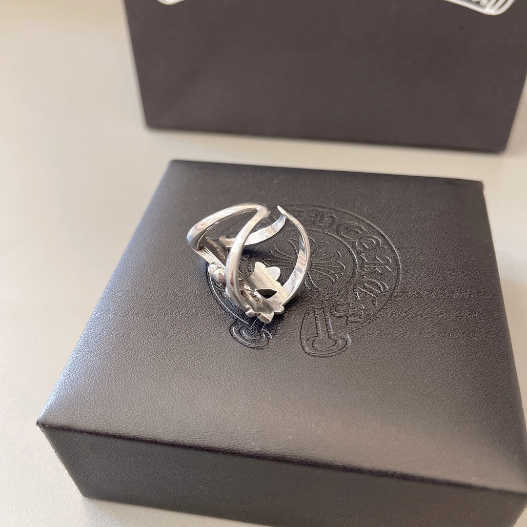 Gothic Emblem Statement Ring in Metal-Tone – Design 03 detail view