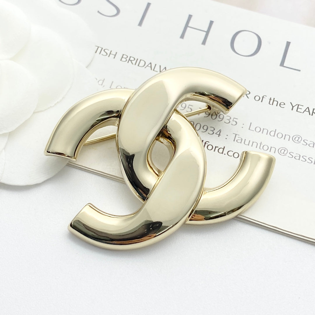Double-C Emblem Brooch in Gold-Tone – Design 021 main product view