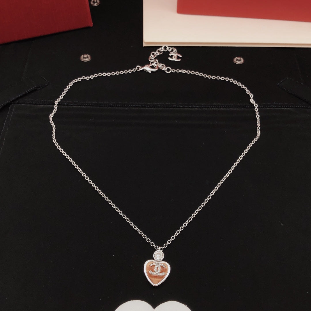 Heart Pendant Necklace in Gold-Tone – Heart Detail – Design 002 close-up detail
