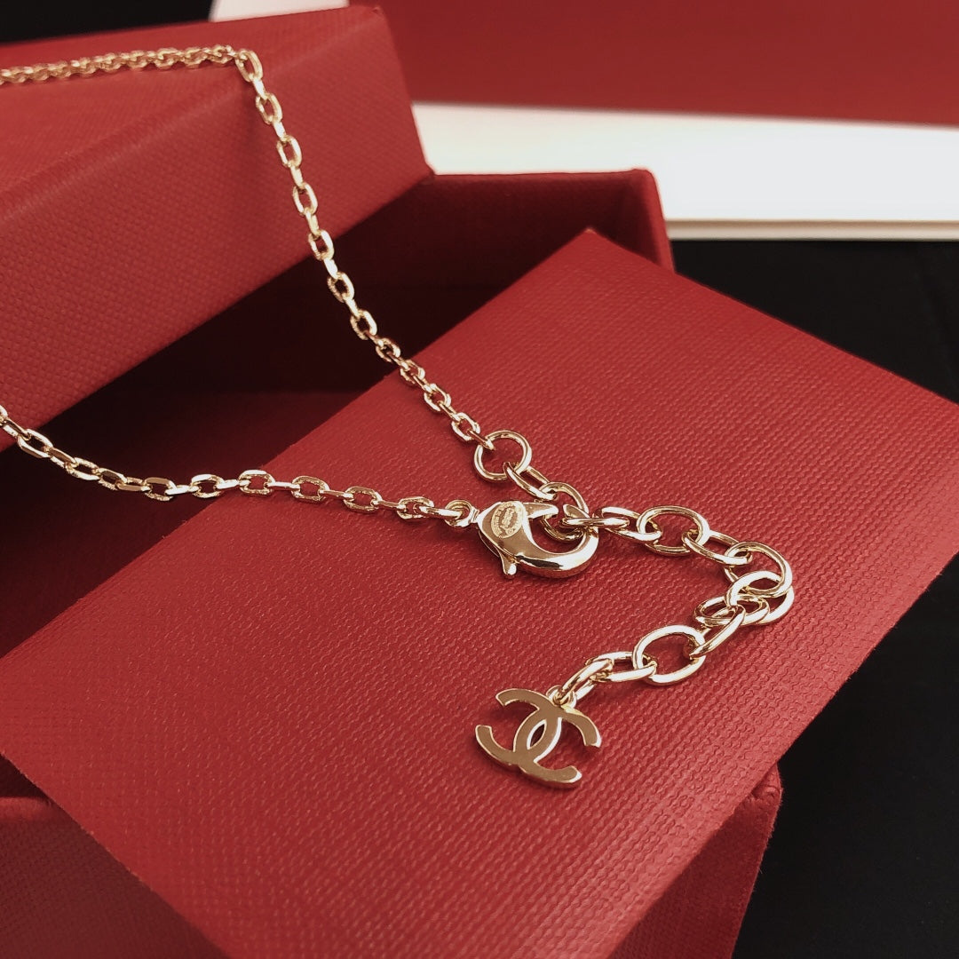 Bow Pendant Necklace in Gold-Tone – Design 006 detail view