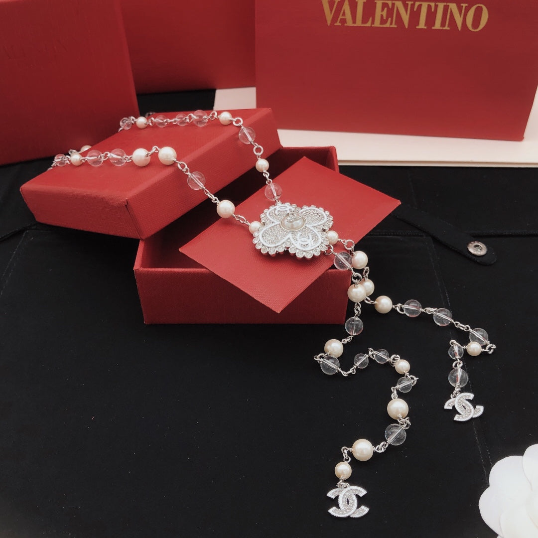 Camellia Pearl-Detail Pendant Necklace – Pearl Detail – Design 004 detail view